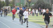 北京市小学每周至少5节体育课，不得以任何形式挤占体育 